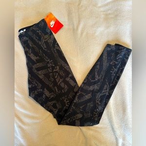NWT Nike Leggings